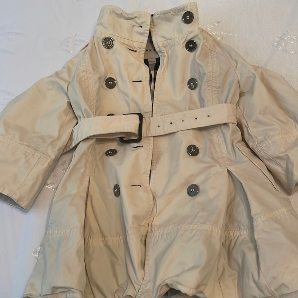 Burberry trench jacket pleats 4years